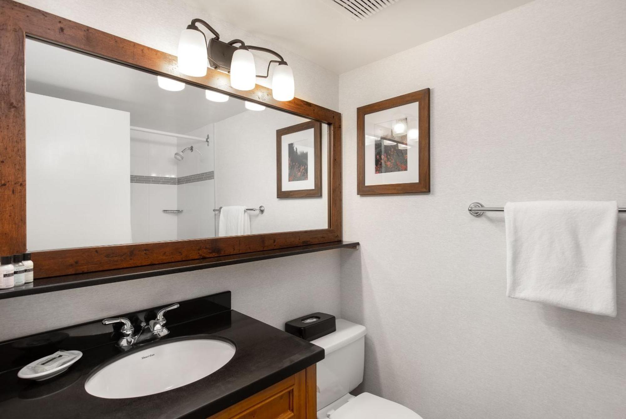 Tantalus Hotel 3*